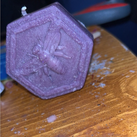 Bee candles - Picture 2 of 2